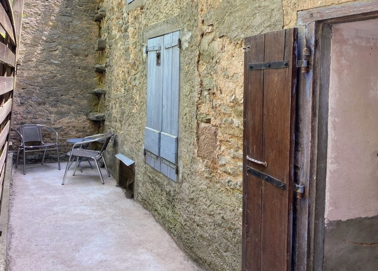 GITE MAISON DANS LES CORBIERES